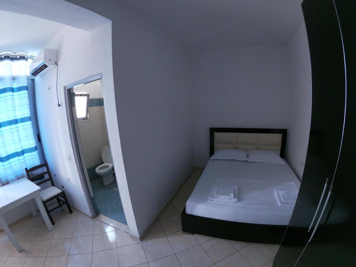 Honey Apartments Near Promenade Sarandë Esterno foto